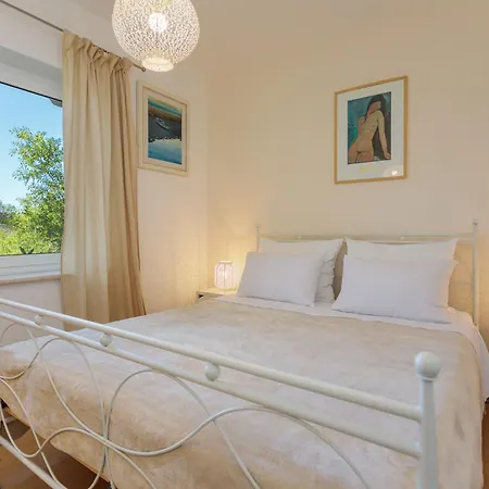 Apartment Delfin Krk Town